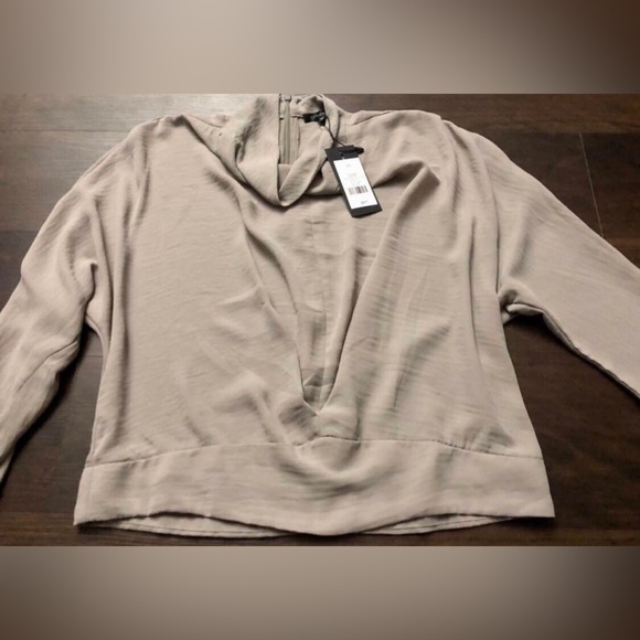 BNWT Dynamite Womens CROPPED MOCK NECK BLOUSE Long Sleeve Draped - XS - Picture 9 of 9